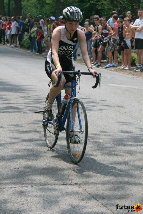 Juhász Hajnalka kerékpározás ELTE-BEAC Polythlon Triatlon Klub Évadnyitó triatlon a Margitszigeten