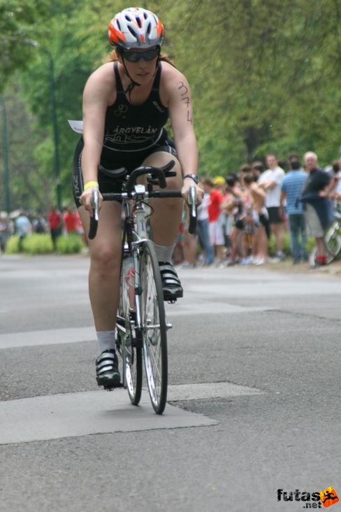 Árgyelán Eszter Évadnyitó triatlon a Margitszigeten