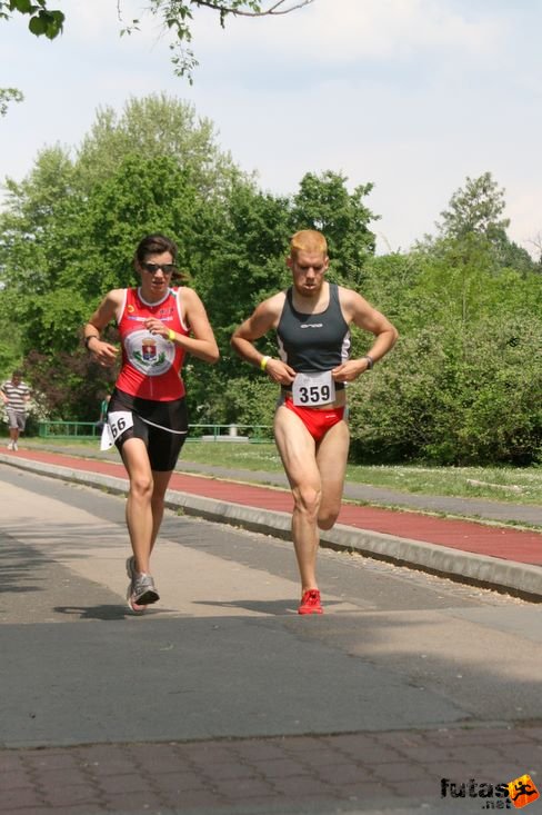 futó tritlonisták Évadnyitó margitszigeti triatlon