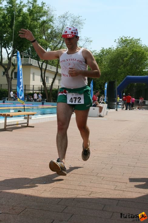 ELTE BEAC Polythlon versenyzője Évadnyitó margitszigeti triatlon