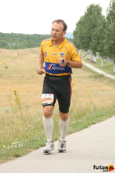 Béla a 26 órán belüli eredményért küzd - sikeresen Ultrabalaton futás