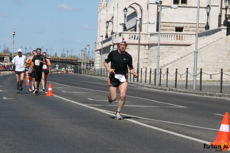 Vivicittá Félmaraton Futóverseny Budapest, Vetró Béla