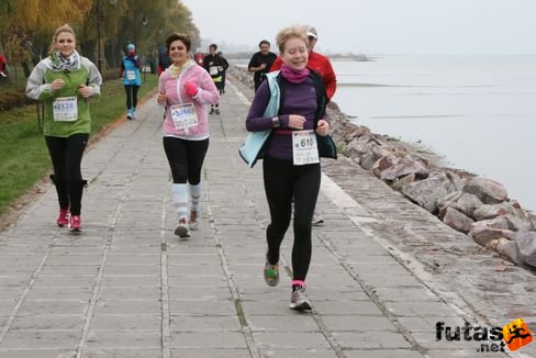 Juli fut Balaton Maraton futás