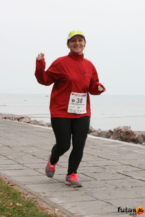 Gabriella Esztergomi Futóművek Balaton Maraton futás