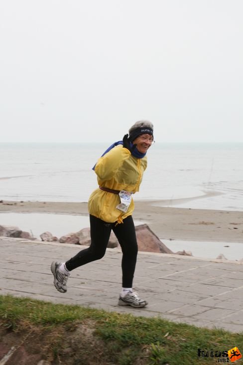 Éva néni Balaton Maraton futás