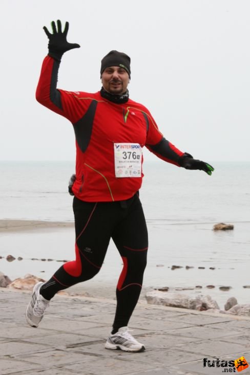 Azari Viktor Balaton Maraton futás