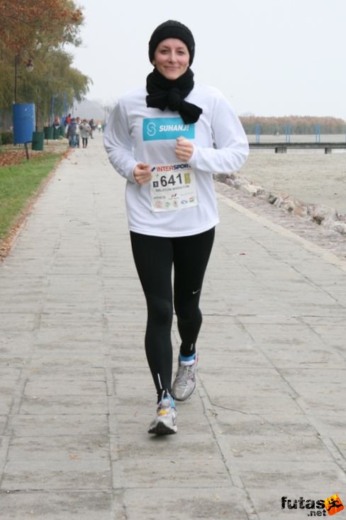 Erdély Viktória SUHANJ Balaton Maraton futás
