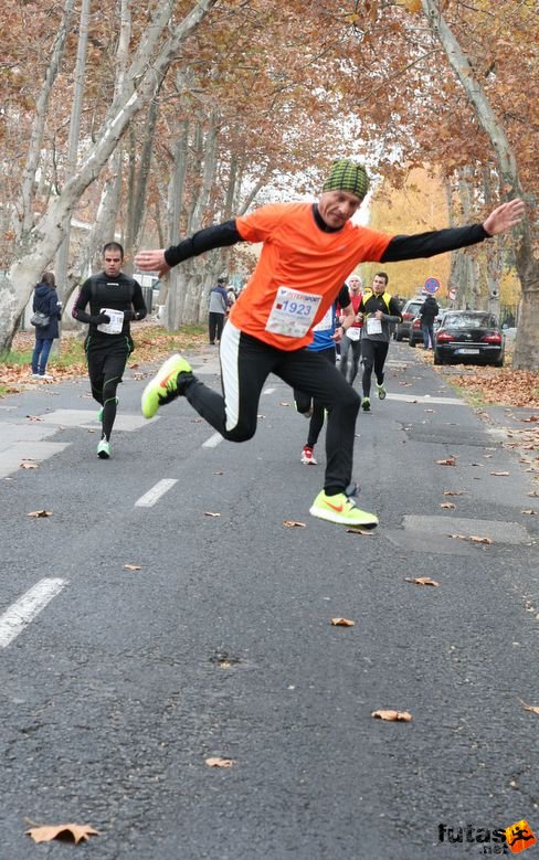 Balla Zsolt Attila - szegedi futó  , aki még így is 1:28:17-at futott! Balaton Maraton futás