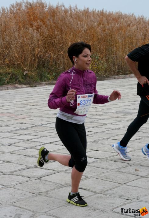 Orosz Erika DÖKE Balaton Maraton futás