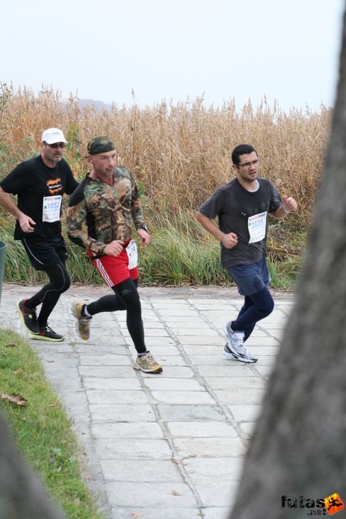 kanyarban Balaton Maraton futás