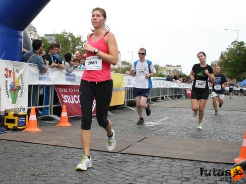 Eisenbacher Dóra n 10km_N 51:24 05:08
11.67
km/h NATO futás futás