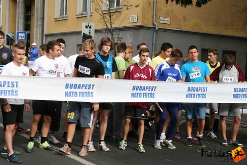 férfi mezőny NATO futás futás