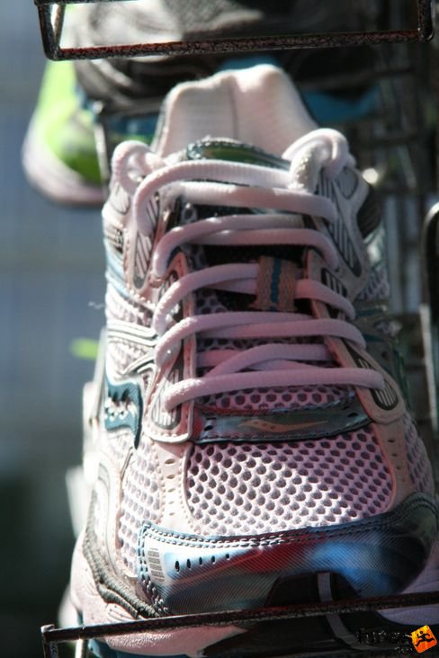 Saucony futócipő NATO futás futás