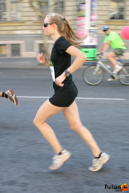 Mravik Eszter Nike Félmaraton futás