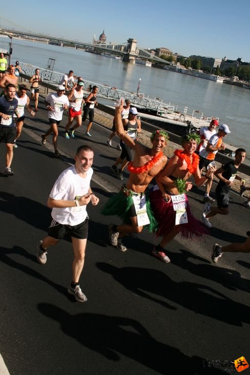 Hollaar, Etienne Platvoet and Hollaar Jurienne prof  Aloha Danny Runners Team Nike Félmaraton futás