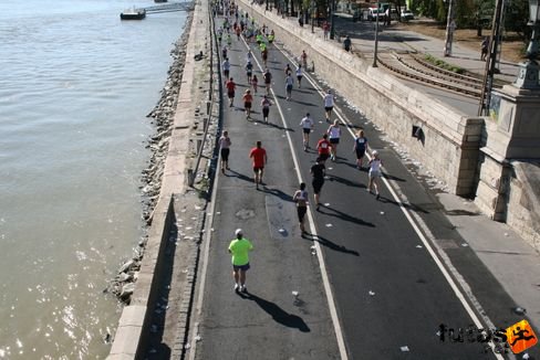 Futók a rakparton Nike Félmaraton futás
