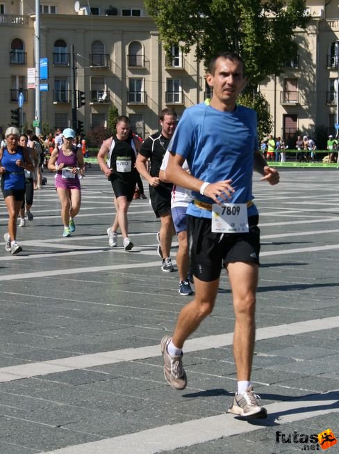 Tibi Nike Félmaraton futás