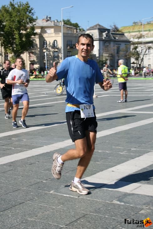 Tibi Nike Félmaraton futás