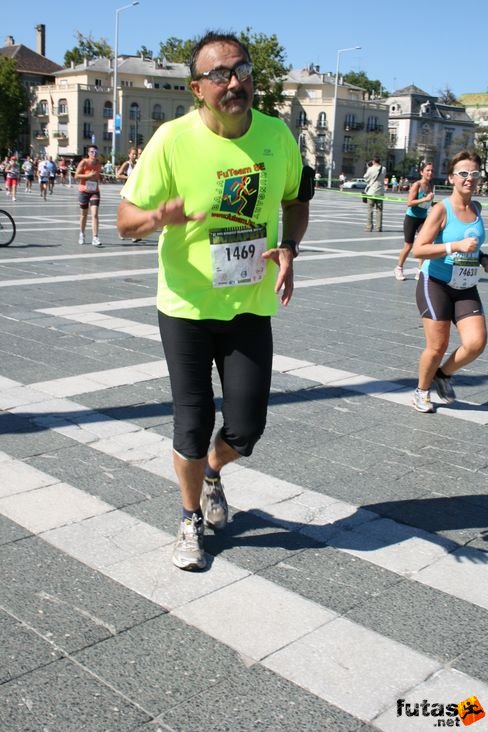 Kunvári József Futeam SE Baja Nike Félmaraton futás