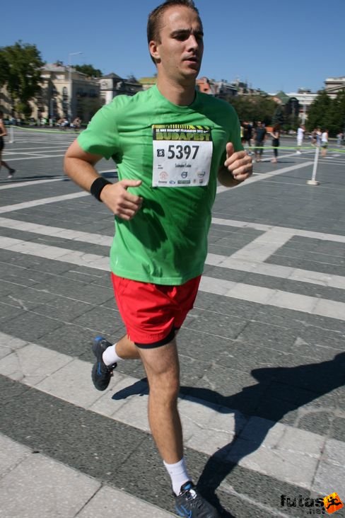 Szabados Csaba Nike Félmaraton futás