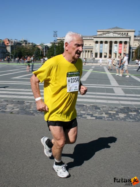 Kisszékelyi József 1937 Nike Félmaraton futás