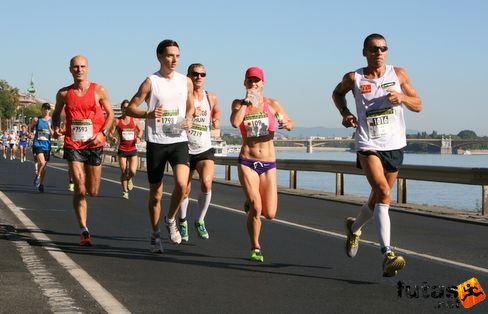 Erdélyi Zsófia UTE Nike Félmaraton futás