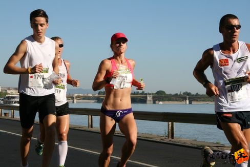 Erdélyi Zsófia 01:19:15 Nike Félmaraton futás