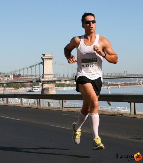 Balogh Tibor Nike Félmaraton futás
