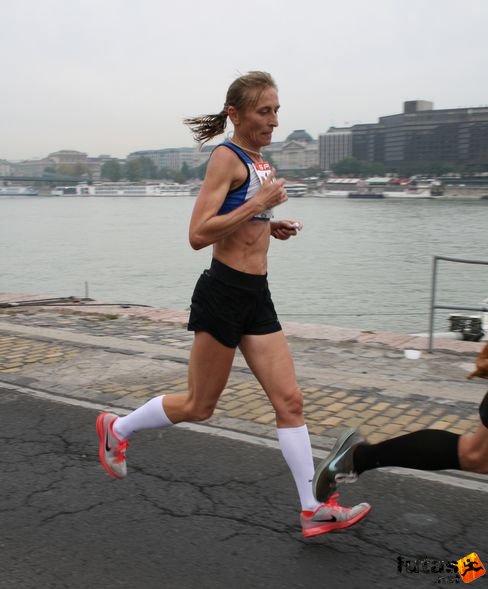 Földingné Nagy Judit Futóbarátok Budapest Marathon futás
