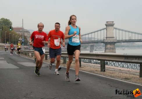 Runaways Budapest Marathon futás