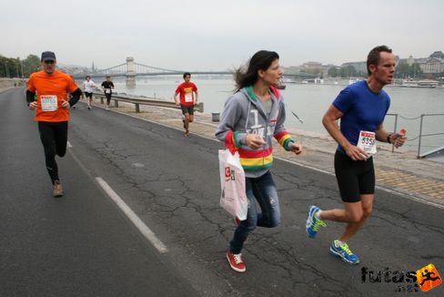 Papa Reno Leeuwarden Budapest Marathon futás