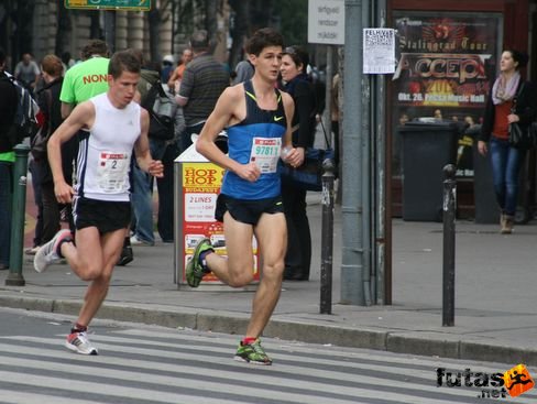 Józsa Gábor címvédő Budapest Marathon futás