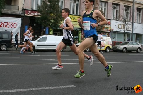 Józsa Gábor és Vasas-MiFiN váltósok Budapest Marathon futás