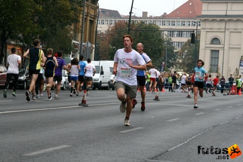 Vidám Lajhárok Budapest Marathon futás