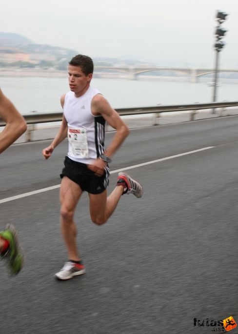 Józsa Gábor - aki 2012-ben is megvédte OB címét 2:21:06 Budapest Marathon futás