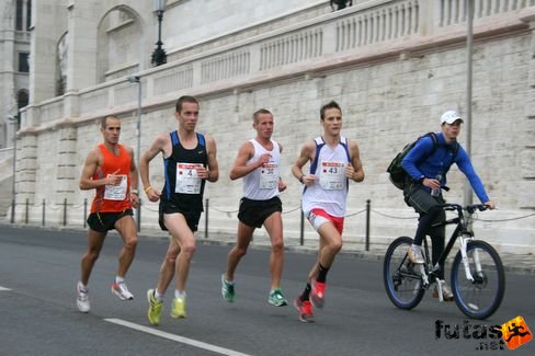 Tóth Tamás,Ádók Roland, Nagy Tamás János, Soós Dániel Budapest Marathon futás