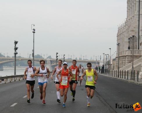 John, Matthew Dr., Oláh Tamás, Zsódér Zsolt, Steib Péter Budapest Marathon futás