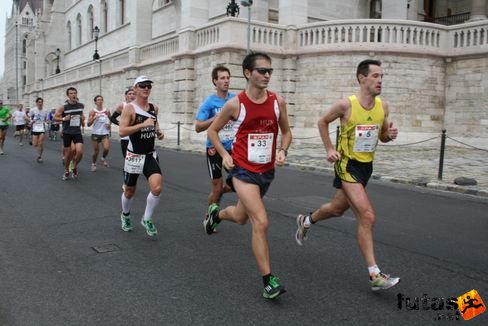 Pach Péter Pál ELTE ADSK Budapest Marathon futás