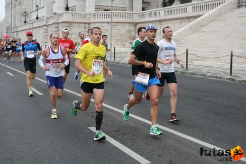 Rojo Fructuoso, Javier Dr., Telfer, Alexander, Csapó Tamás, Medgyessy Gergely Budapest Marathon futás