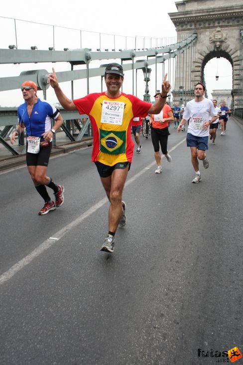 Bracarense, Wilson RIO DE JANEIRO futója a Lánchídon Budapest Marathon futás
