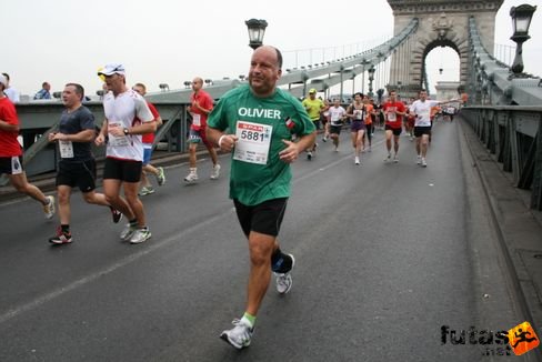 Guerry Olivier maraton a Lánchídon Budapest Marathon futás