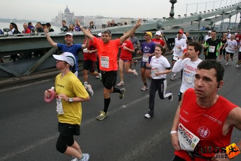 Almás Attila Budapest Marathon futás