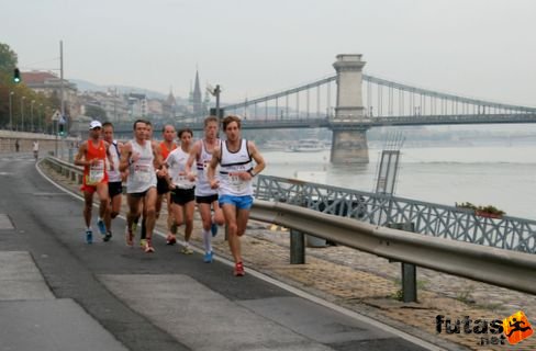 futás bolyban Budapest Marathon futás