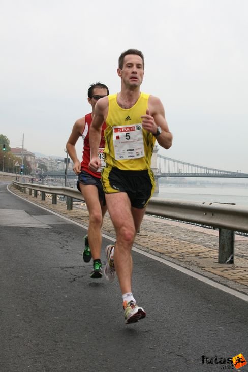 Pach Péter Pál 2:44:41, Balassa Levente 2:47:12 Budapest Marathon futás