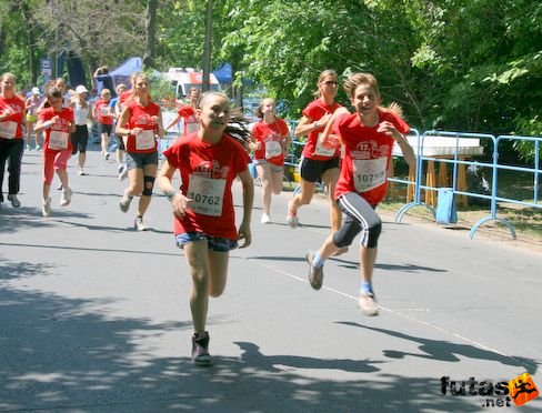 noi_futogala_372.jpg Coca-Cola Női Futógála futás
