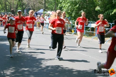 noi_futogala_374.jpg Coca-Cola Női Futógála futás