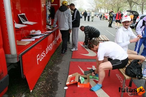 Nike futócipő tesztelés Tóparti Futóparti futás