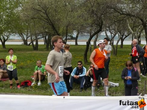 futo20024.jpg Depónia Futóparti futás
