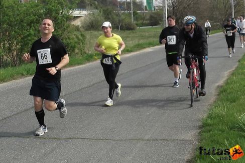 velence18.jpg 2012. április 15. Velencei tókör futás