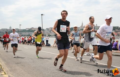 maratoni futók 706 KH maraton váltó futás